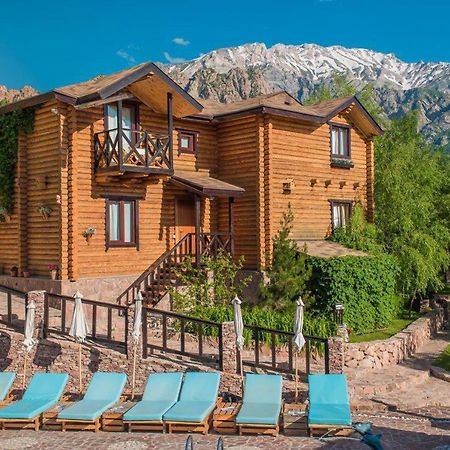 Boutigue Hotel Nebesa Chimgan Eksteriør billede