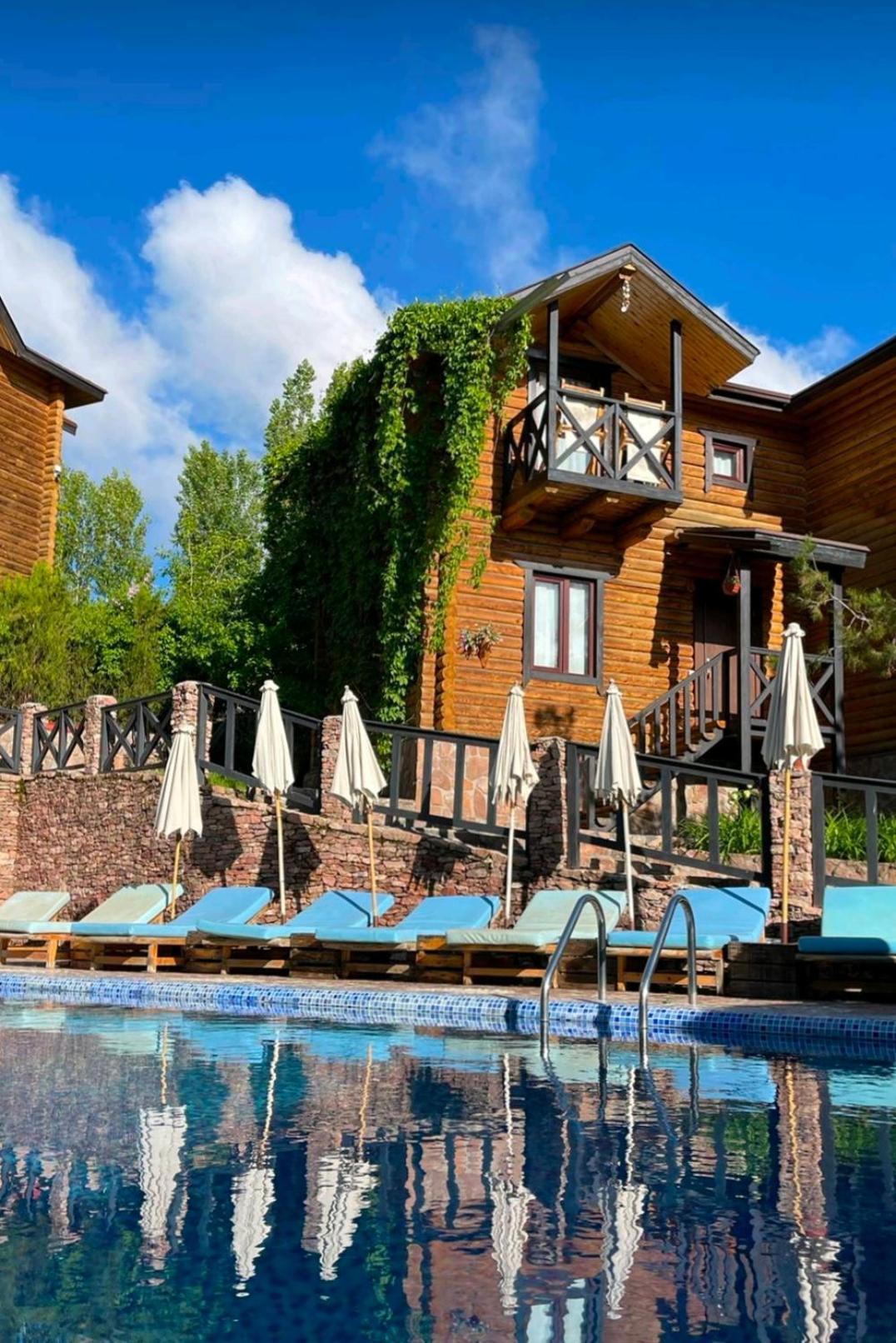Boutigue Hotel Nebesa Chimgan Eksteriør billede