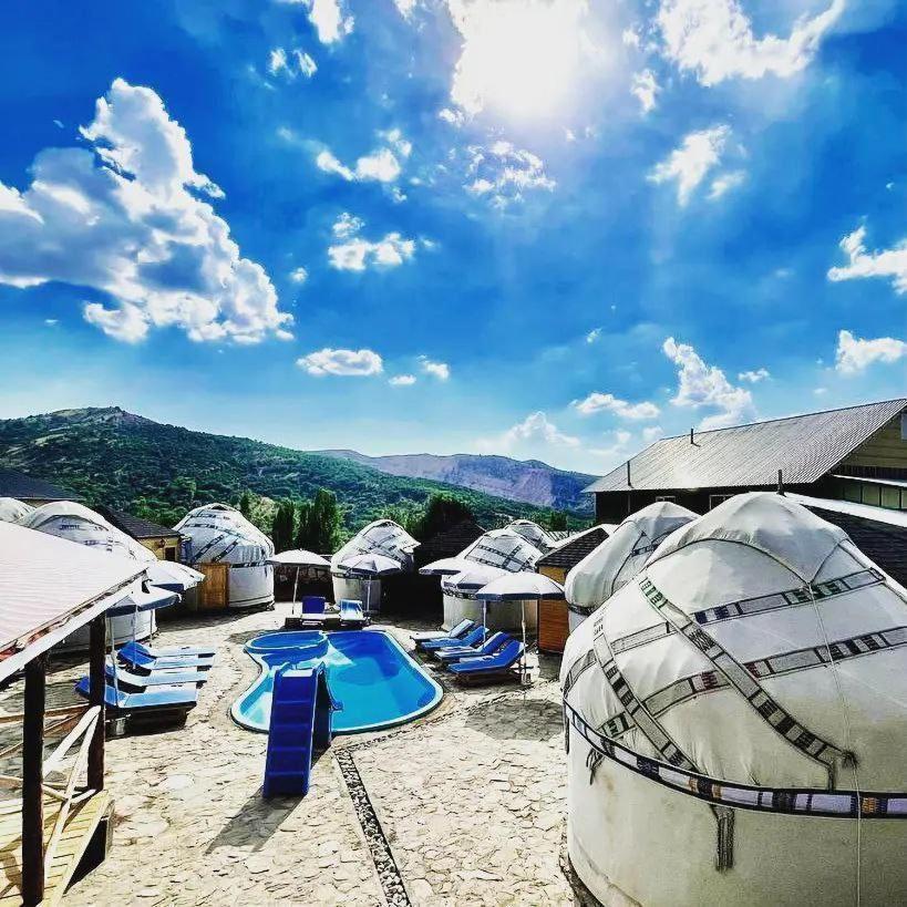 Boutigue Hotel Nebesa Chimgan Eksteriør billede